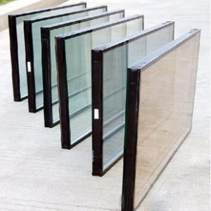 Monolithic fireproof glass